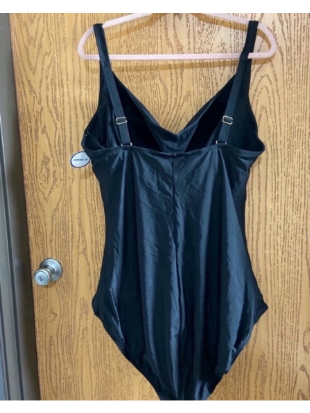 New Classic Black Sweetheart
Twist One Piece Swimsuit
Swimsuits For All size 18 - Picture 4 of 5